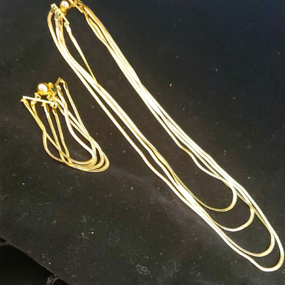 Elegant Gold Necklace and bracelet Set DX
